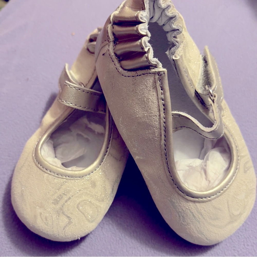 Robeez leather silver sparkle Mary Jane infant baby shoes